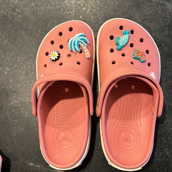 Size 4 to 6 crocs - Picture 2 of 5